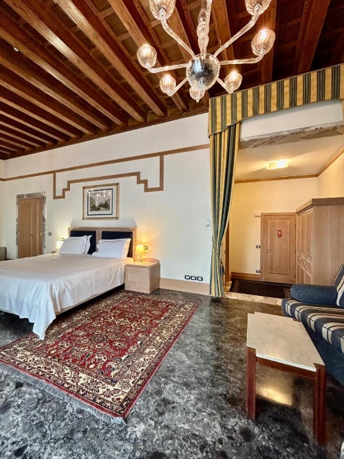 Foscari Palace image 9